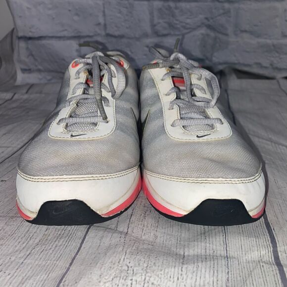 Nike womens training total core shoes white w/silver accents & pink soles sz 7 - Picture 3 of 8